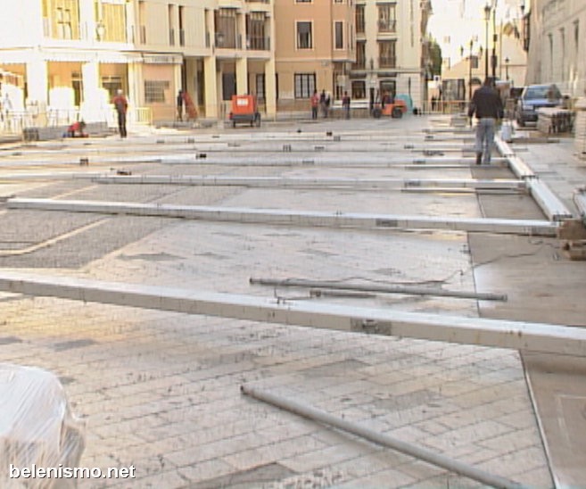 Comienzo de las obras de instalación del Belén en la Plaza del Congreso Eucarístico (foto: infoexpres.es).