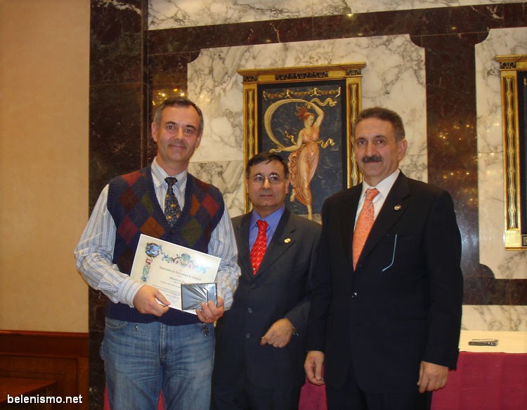 José Carlos Pérez Torrego recibe la Medalla de Oro del estilo Histórico, en el concurso de particulares.